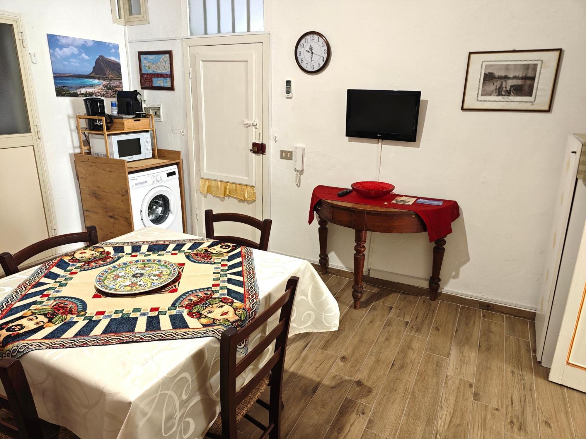 Appartamenti Piazza Vittorio Trapani Habitación foto