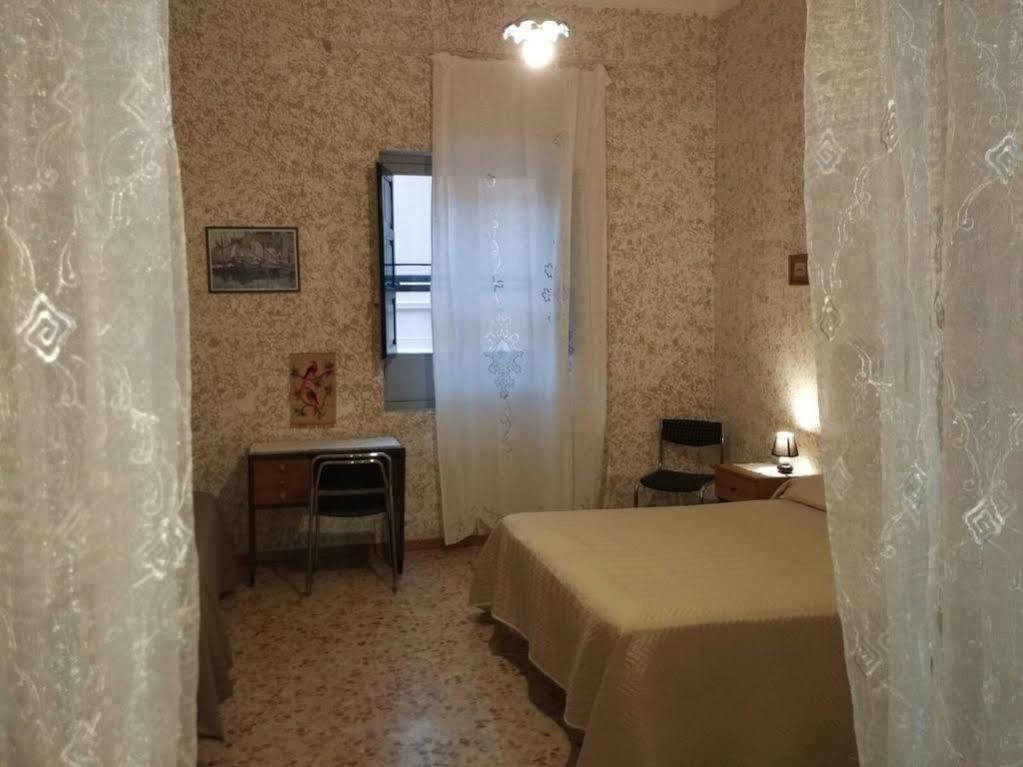 Appartamenti Piazza Vittorio Trapani Exterior foto